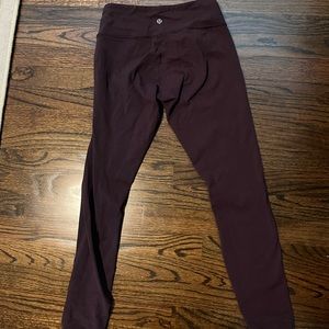 Lululemon reversible leggings in burgundy color